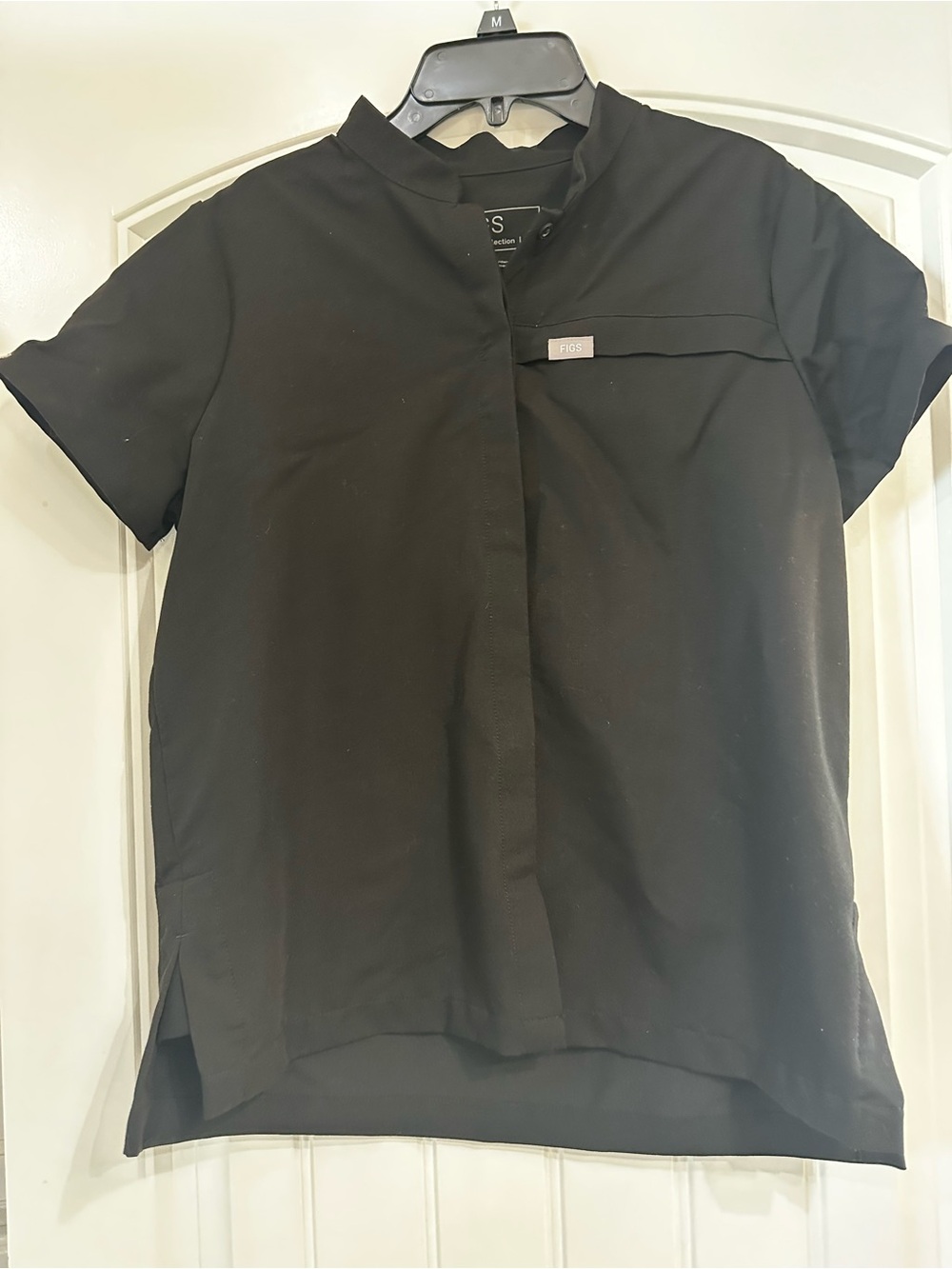 FIGS Technical Collection Black Mandarin Collar Scrub Top – Women’s